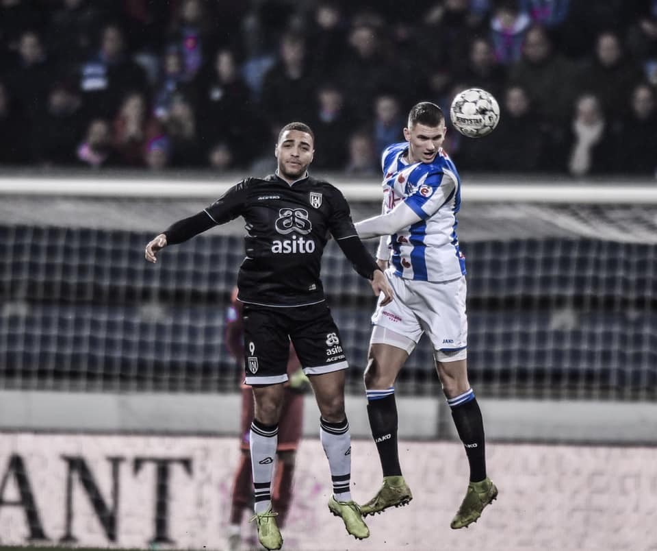 Đoàn Văn Hậu không ra sân trong ngày SC Heerenveen bị cầm hoà ngay trên sân nhà - Bóng Đá