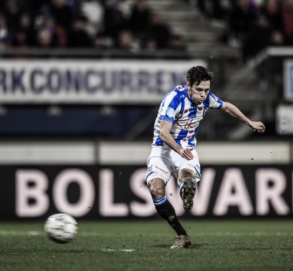 Đoàn Văn Hậu không ra sân trong ngày SC Heerenveen bị cầm hoà ngay trên sân nhà - Bóng Đá