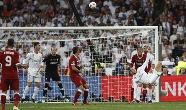 we know why Zidane leaves Bale on the bench': Fans react to incredible photos of Real Madrid letting his hair down on Wales duty - Bóng Đá