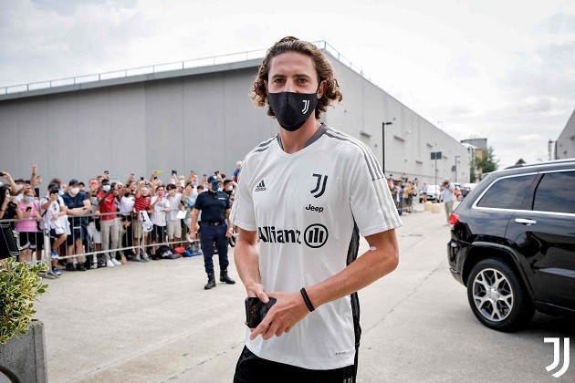 Ronaldo returns to Juventus training after summer of links to Manchester United and PSG - Bóng Đá