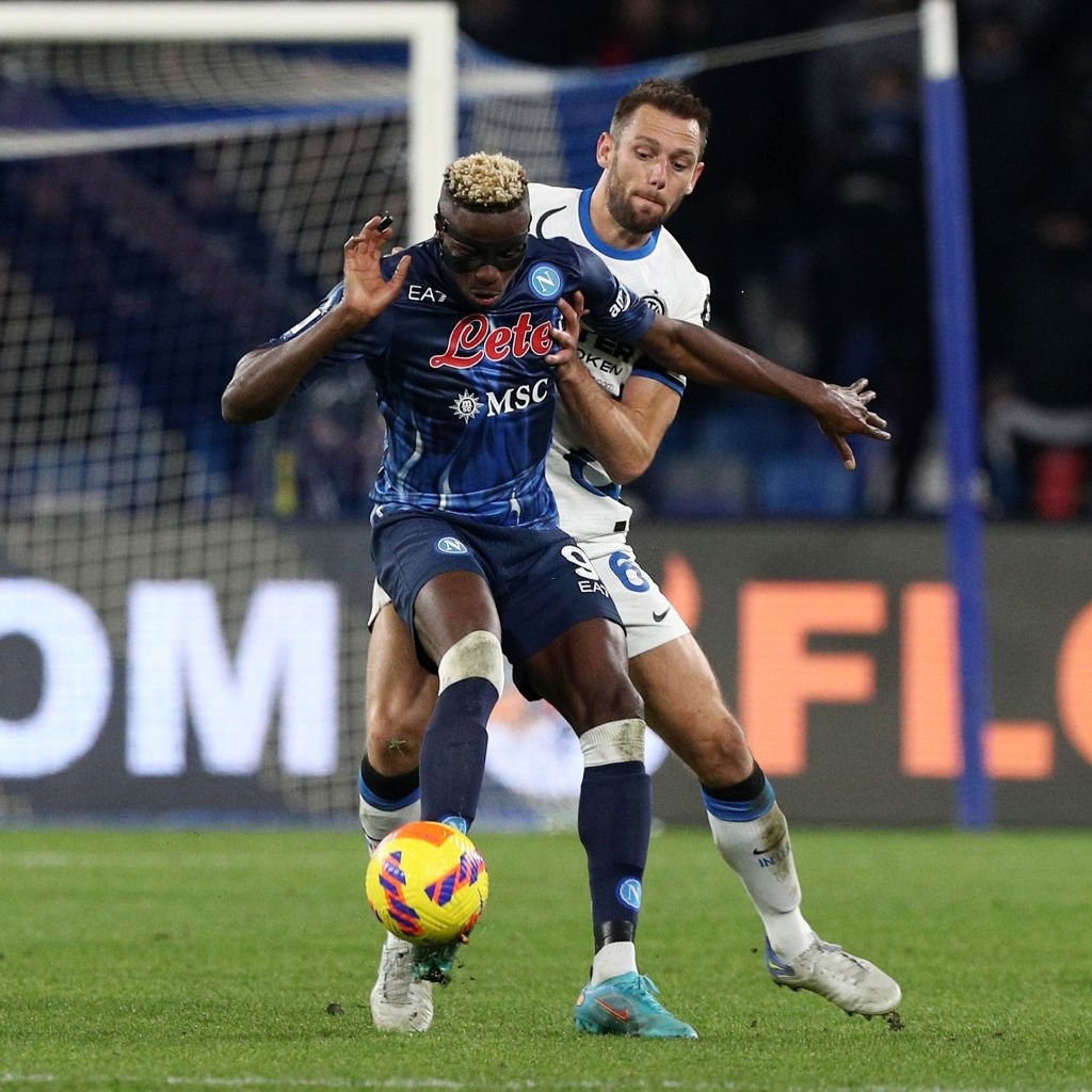 Inter bị Napoli cầm hòa - Bóng Đá