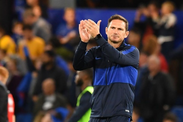 Chỉ 1 bức ảnh, đủ để thấy sự khác biệt giữa Man Utd và Chelsea - Bóng Đá