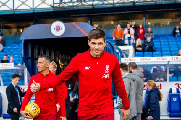 Steven Gerrard tham dự trận huyền thoại Liverpool vs Rangers - Bóng Đá