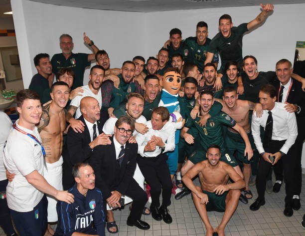 Ra mắt áo đấu xanh lá, Italia chính thức giành vé đến VCK EURO 2020 - Bóng Đá