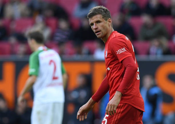Liên tiếp nhận tin không vui, đây là thái độ của Bayern khi ra sân bay đến Hy Lạp - Bóng Đá