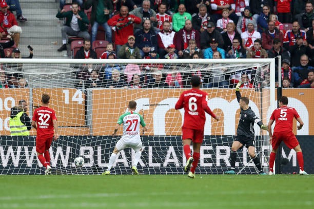 Thủng lưới phút bù giờ, Bayern đánh mất cơ hội lên ngôi đầu bảng - Bóng Đá