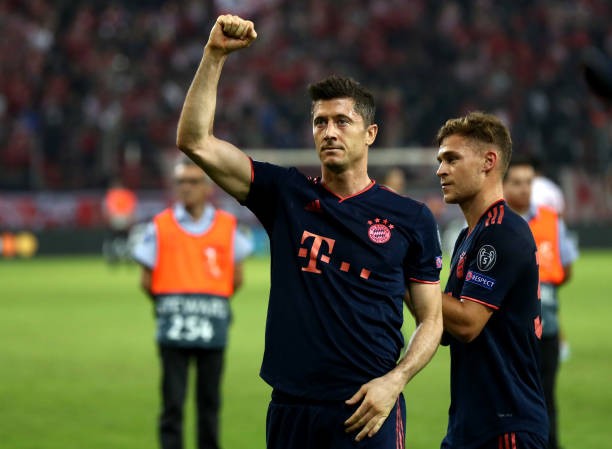 12 trận liên tiếp ghi bàn, hãy gọi Lewy là 'siêu nhân' - Bóng Đá