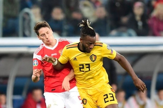 Boyata baffles Belgium fans as he accidentally wears Batshuayi’s shirt in first half vs Russia - Bóng Đá