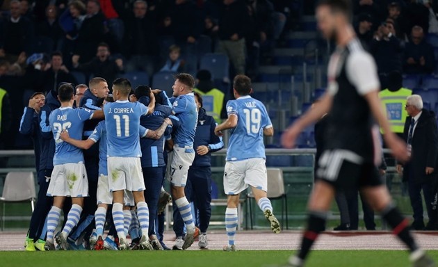 Juventus thua sốc, Sarri đổ lỗi cho Ronaldo - Bóng Đá