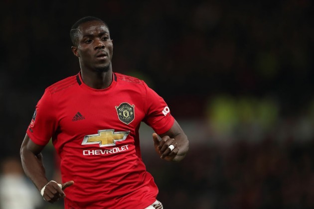 Manchester United: Fans urge Ole Gunnar Solskjær make surprise Teden Mengi decision amid Harry Maguire struggles - Bóng Đá