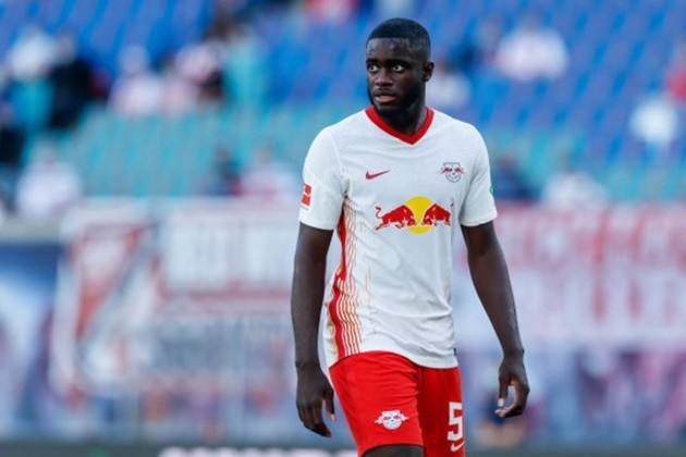 Jamie Carragher tips Liverpool to sign Dayot Upamecano after Virgil van Dijk injury - Bóng Đá