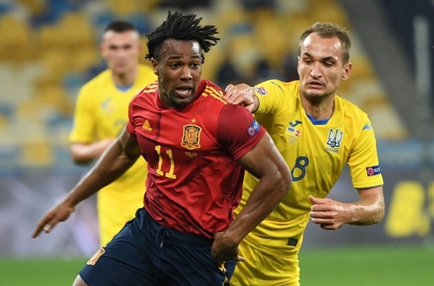 CHOÁNG! Tung 21 cú sút, Tây Ban Nha vẫn 