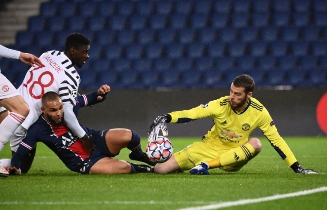 David de Gea and Paul Pogba react after Manchester United stun PSG in Champions League   - Bóng Đá