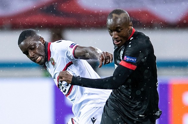 ‘SIMILAR TO SADIO MANE’: ARSENAL’S REPORTED £25M TARGET PRODUCES ‘WORLD-CLASS’ EUROPEAN DISPLAY (Moussa Diaby) - Bóng Đá