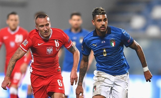 Chelsea and Napoli are reportedly in talks over a loan deal for Emerson Palmieri. - Bóng Đá