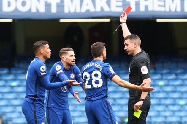 Chelsea boss Thomas Tuchel lays blame for Thiago Silva’s sending off on Jorginho’s ‘rusty’ passing   - Bóng Đá