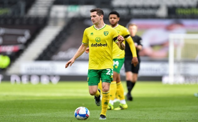 Kenny McLean said he would try to convince young Chelsea midfielder and his Scotland teammate Billy Gilmour over a loan spell at Carrow Road. - Bóng Đá