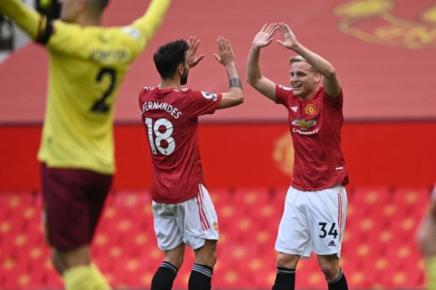 Bruno Fernandes sends message to Manchester United teammate Donny van de Beek after first Premier League assist - Bóng Đá
