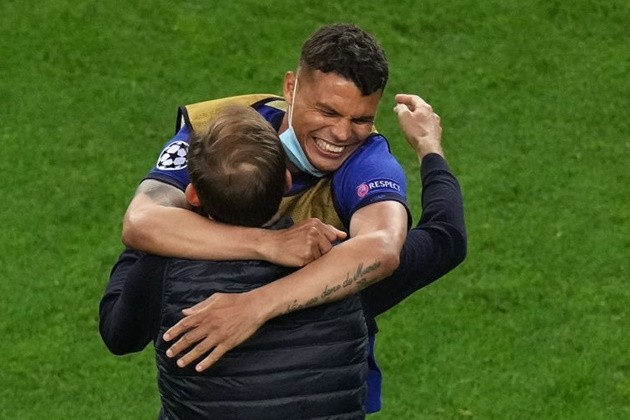 Tuchel ăn mừng điên cuồng trong phòng thay đồ Chelsea - Bóng Đá