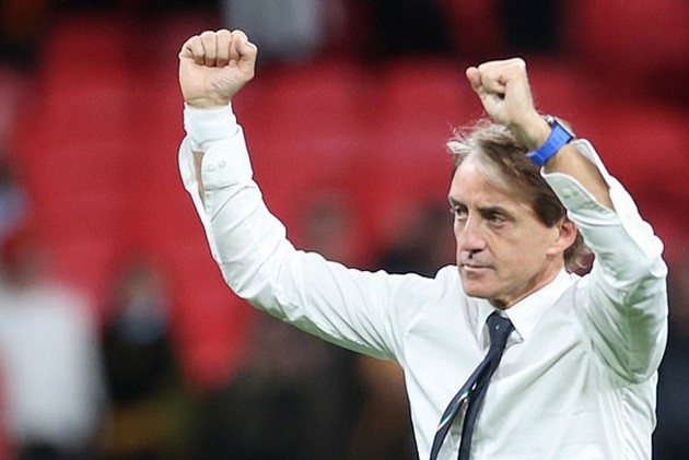Azzuri boss Roberto Mancini says his team must gather their strength now - Bóng Đá