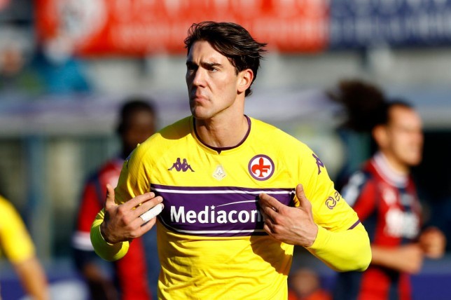 Dusan Vlahovic mulling over Arsenal move after Gunners make huge contract offer - Bóng Đá