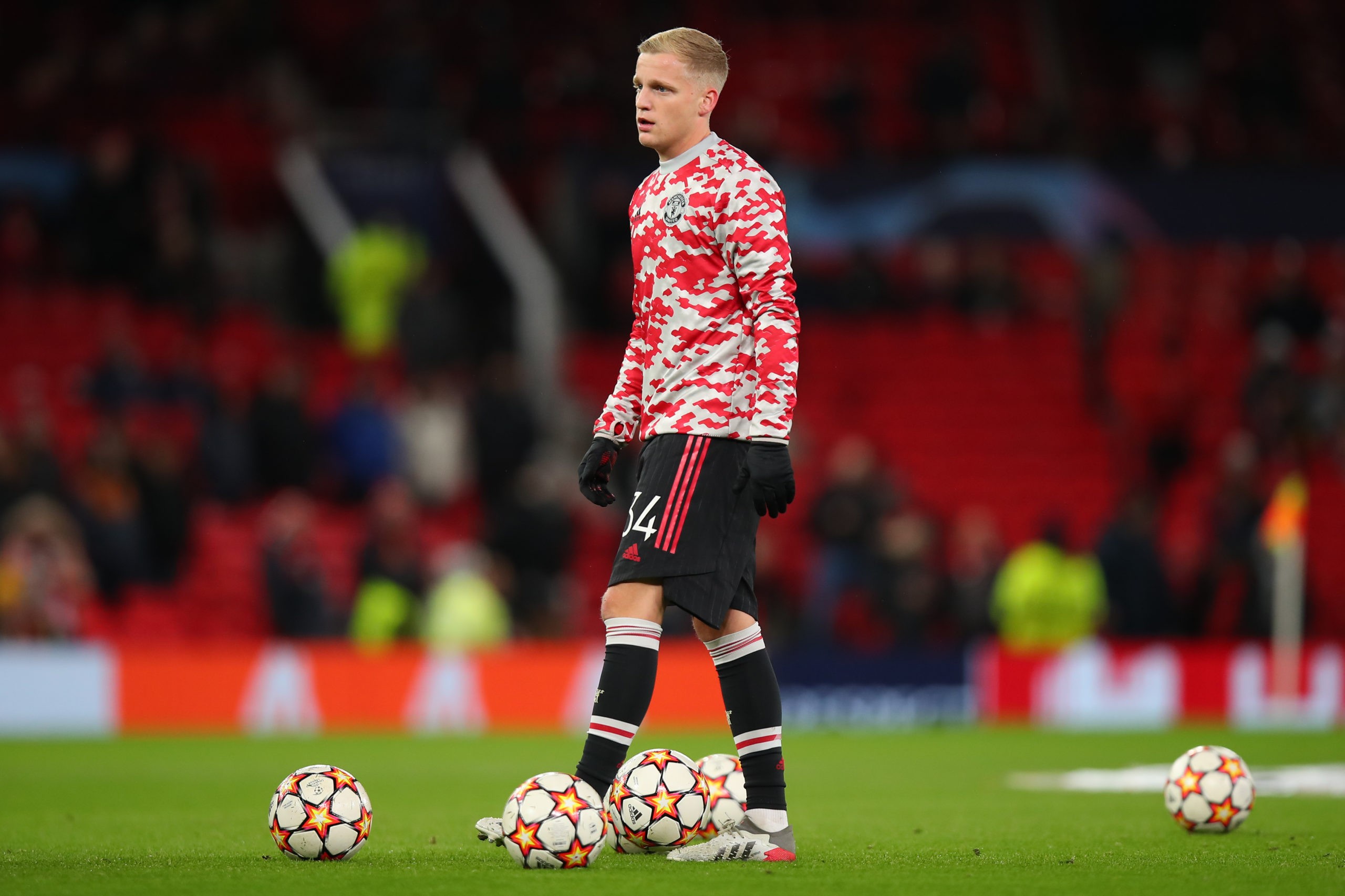 Ngã ngửa khi Van de Beek ra sân còn ít cầu thủ đã rời M.U từ lâu - Bóng Đá