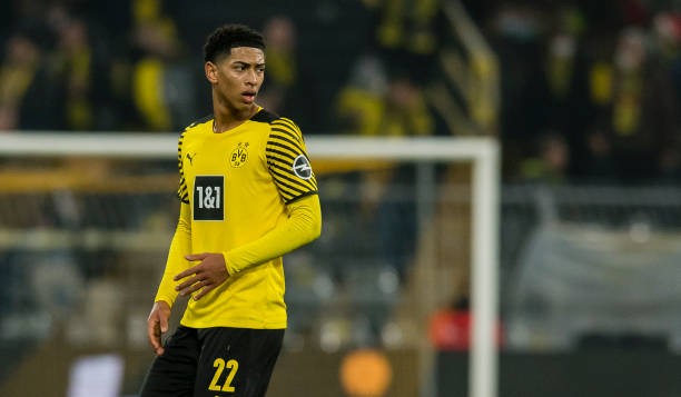 'Quái vật tuyến giữa' có khả năng cập bến Premier League mùa sau - Bóng Đá