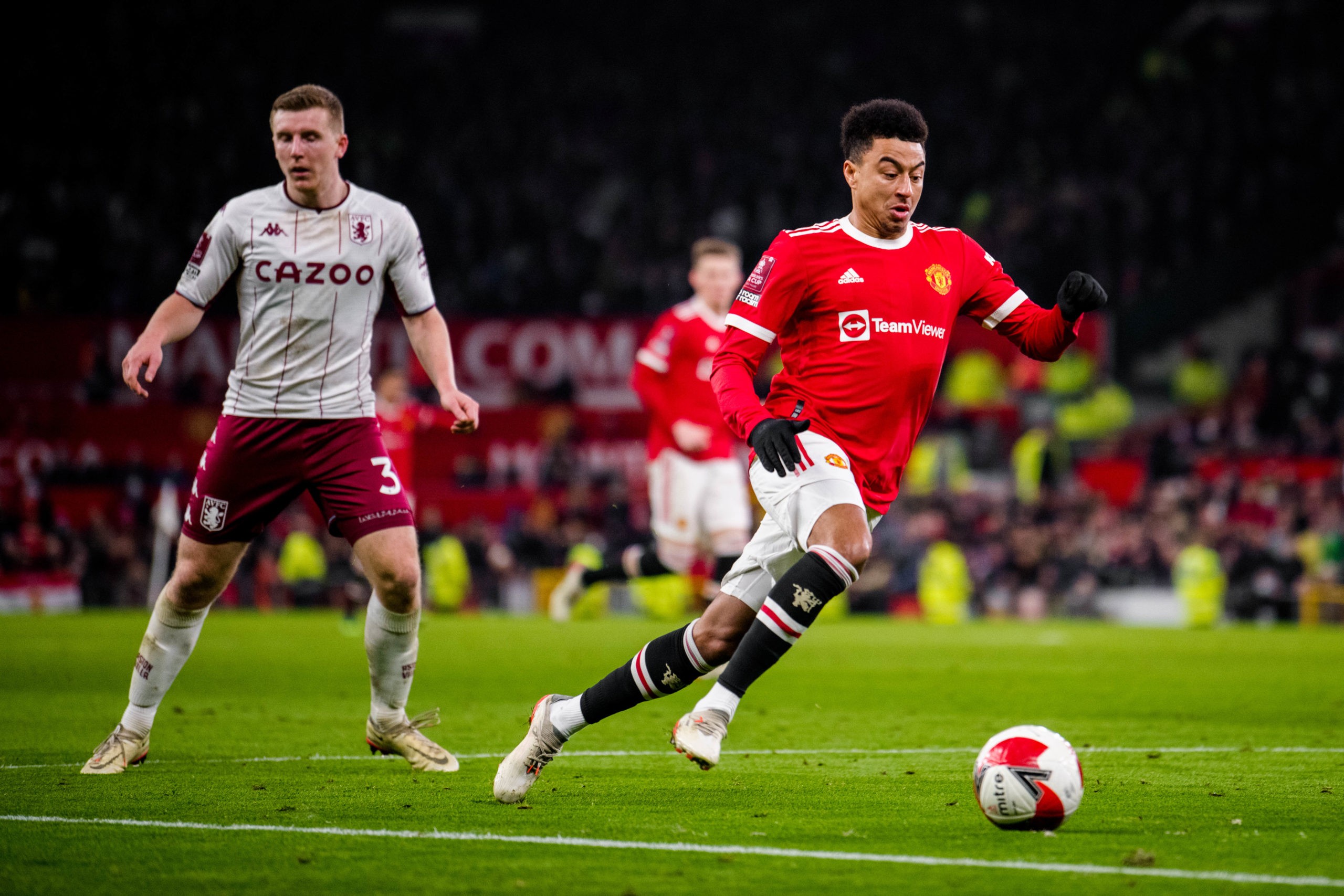 Lingard hóa Ronaldinho, loại bỏ 2 cầu thủ Aston Villa dễ như chơi - Bóng Đá