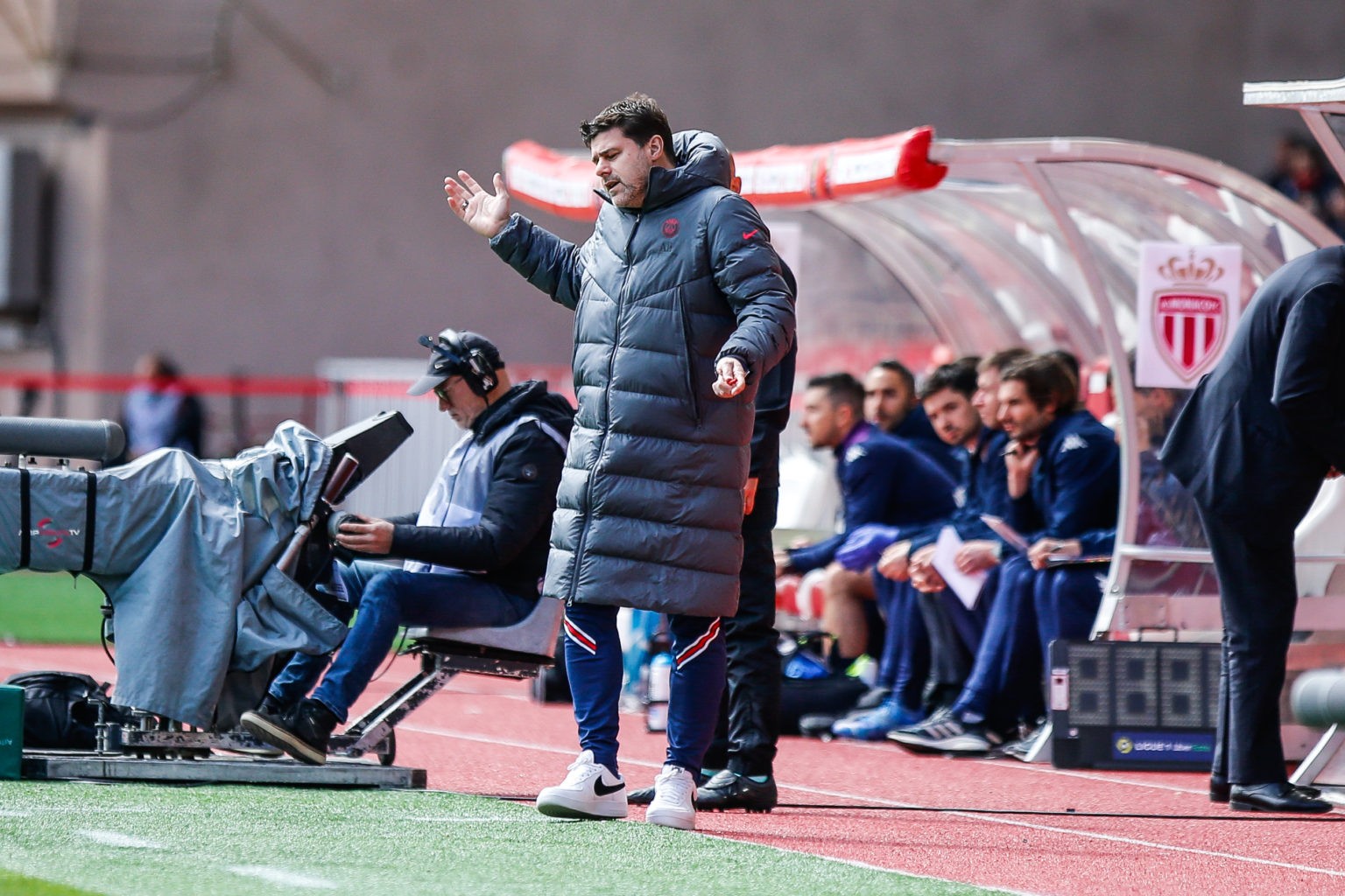 Zidane strongly linked with pushing Pochettino out at PSG and wants to sign United target Nkunku - Bóng Đá