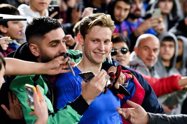 Manchester United close in on £70m Frenkie de Jong deal but Barcelona star still needs convincing - Bóng Đá
