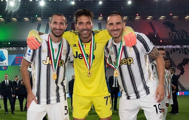 Chiellini lên tiếng về tương lai của mình và Buffon - Bóng Đá