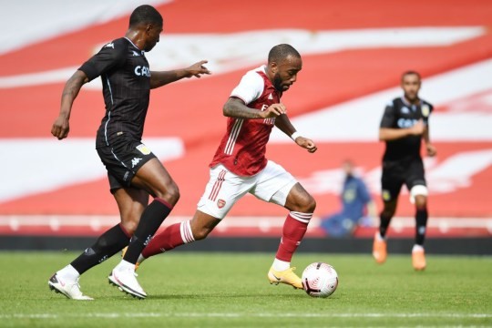 Aubameyang scores twice & Ozil features as Arsenal suffer friendly defeat to Aston Villa - Bóng Đá