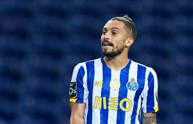 Man Utd trying to seal Alex Telles transfer on cheap for £12m from Porto with defender ‘convinced’ deal will be reached - Bóng Đá