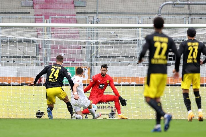 Dortmund trở lại mặt đất trong ngày Jadon Sancho tịt ngòi - Bóng Đá