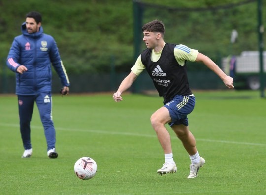 Arsenal left back Kieran Tierney forced to self-isolate for 14 days - Bóng Đá