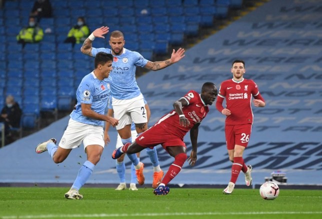 ‘He’s playing against an idiot!’ Roy Keane rips into Manchester City’s Kyle Walker during Liverpool clash - Bóng Đá
