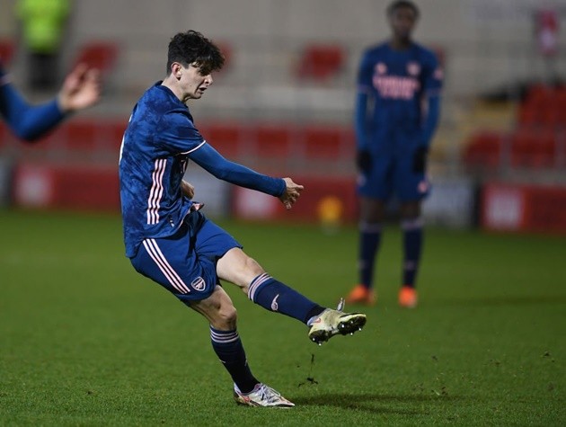 ARSENAL 17-YEAR-OLD HAS ‘MADE A BIG IMPRESSION’ ON SENIOR PLAYERS  - Bóng Đá