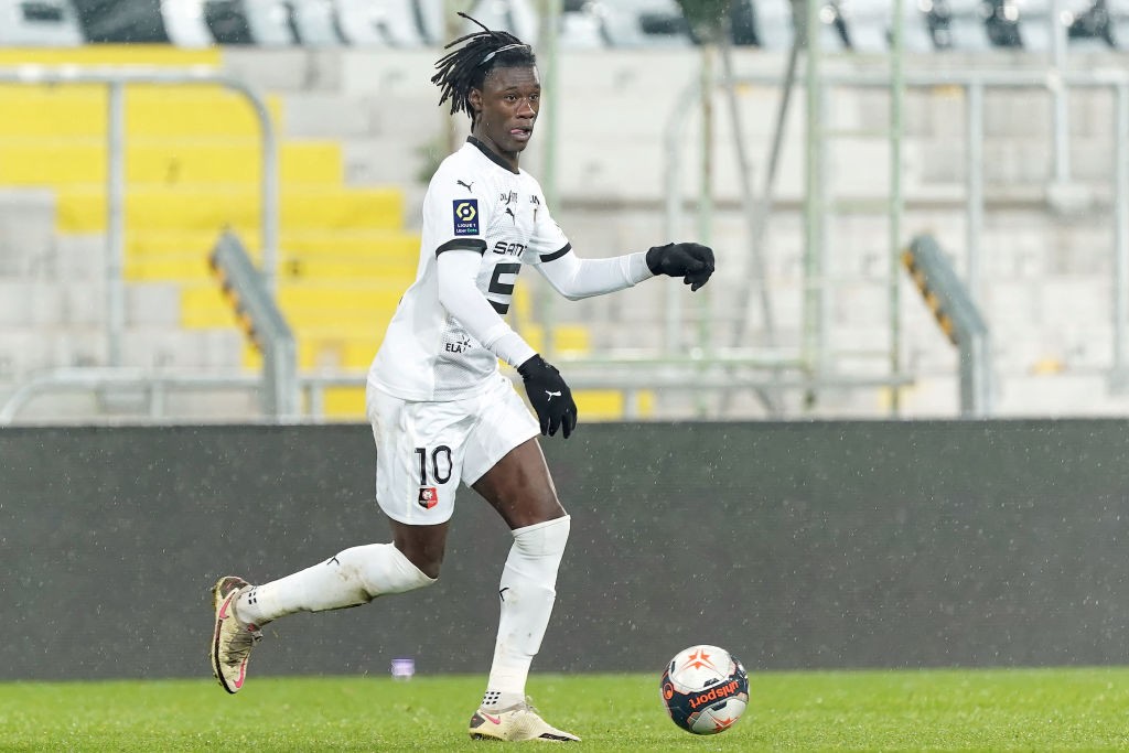 Eduardo Camavinga 'likes' Jadon Sancho to United post - Bóng Đá