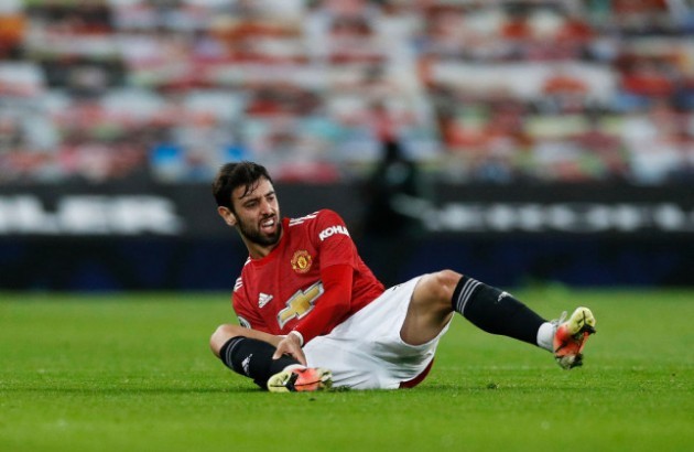 Bruno Fernandes on his ankle - Bóng Đá
