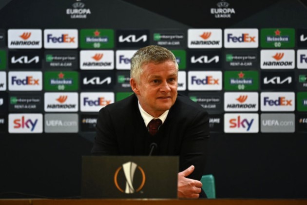 Manchester United boss Ole Gunnar Solskjaer reacts to facing Villarreal in the Europa League final - Bóng Đá