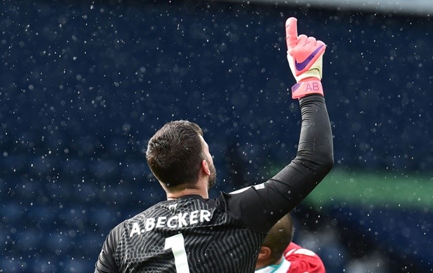 Emotional Liverpool goalkeeper Alisson dedicates dramatic winner against West Brom to late father    - Bóng Đá