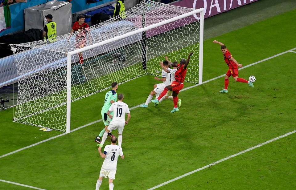 Lukaku lại giật mình, đá bay cơ hội của tuyển Bỉ - Bóng Đá