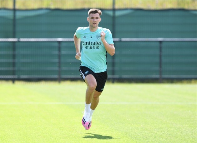 Celtic hero Kieran Tierney cuts short holiday to play for Arsenal  - Bóng Đá