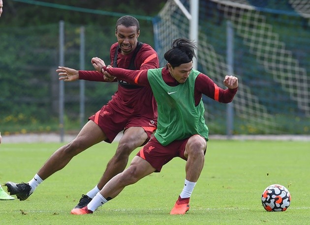 After crunch talks, ‘very quick, very clever’ attacker likely to spend 21/22 at Anfield - Bóng Đá