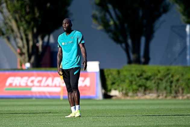 Fabrizio Romano shares why Chelsea have not announced the signing of Romelu Lukaku yet - Bóng Đá