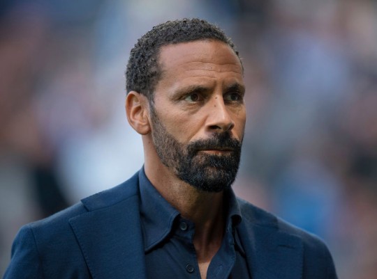 Rio Ferdinand claims Manchester United and Manchester City are ‘worried’ about Chelsea - Bóng Đá