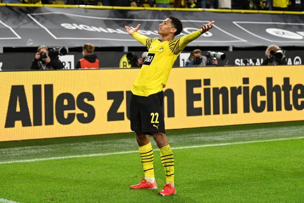 'Quái vật tuyến giữa' có khả năng cập bến Premier League mùa sau - Bóng Đá