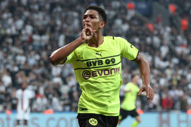 'Quái vật tuyến giữa' có khả năng cập bến Premier League mùa sau - Bóng Đá