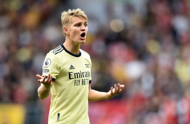 Odegaard CLAIMS HE CAN PLAY AS A DEFENSIVE-MIDFIELDER - Bóng Đá