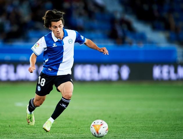 Facundo Pellistri plays role in shock Alaves win over Atletico - Bóng Đá